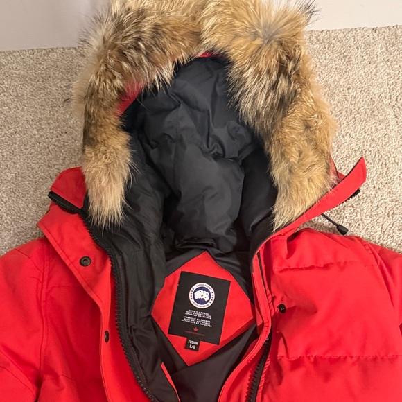 Canada Goose Women's Vibrant Red Puffer Jacket - Picture 5 of 5